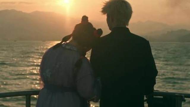 “傻瓜 人怎么会变成石头呢”