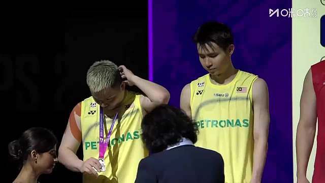 恭喜梁王组合夺得冠军呀！2：0零封对手！继续加油呀！这也是中国队男双时隔18年再夺冠军！未来可期！