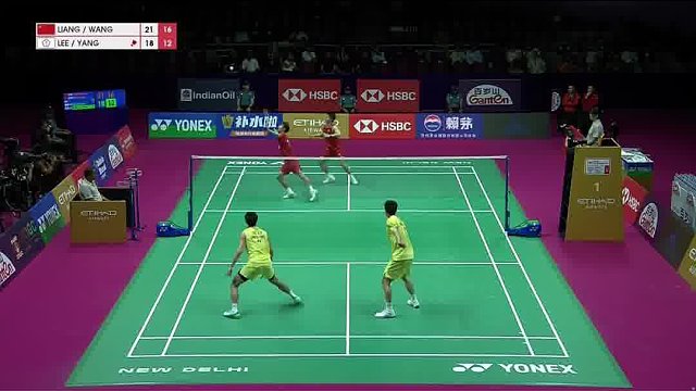 梁伟铿/王昶后杀衔接前封 双人配合压缩对手回球空间