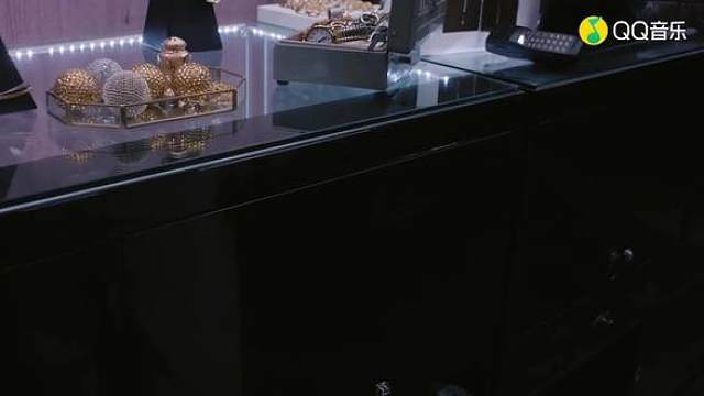 nct127回归主打曲《Blingy》MV公开
请大家多多支持！！！