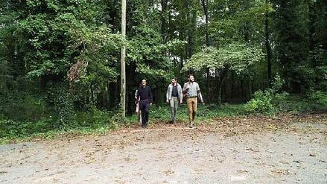 末世的大楼里面，住着一群特殊的幸存者