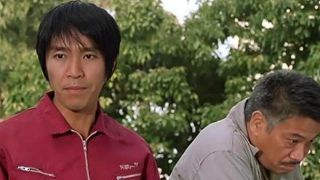 shao林足球队VS金丝眼镜男扳手队