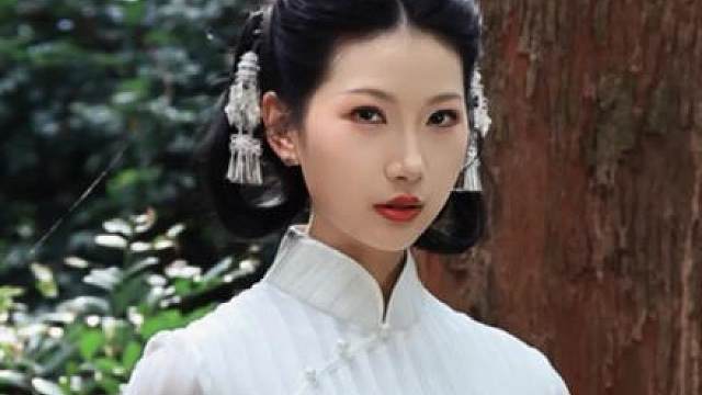 《鬼新娘》（林正英《僵尸先生》插曲） 她的眼光她的眼光……呼声最高的投稿来了，快来认领！Cover by嘉明（广州歌舞剧院）