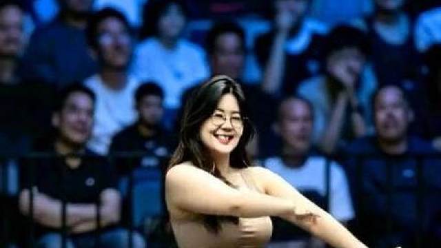 郑主席多才多艺 不愧是第一人，令人佩服！