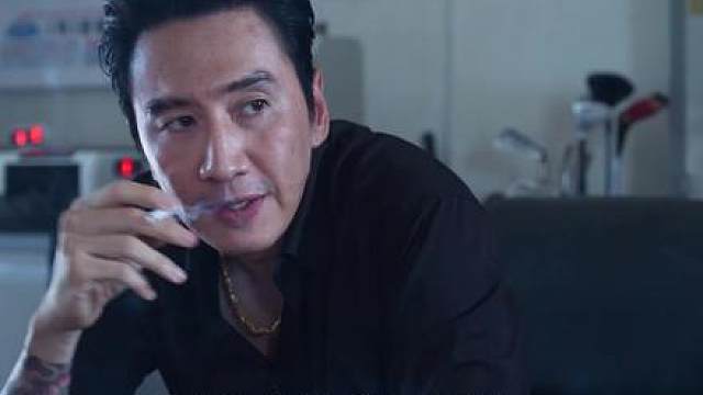 机场安检员小金和男朋友合伙吞了黑帮老大一吨黄金