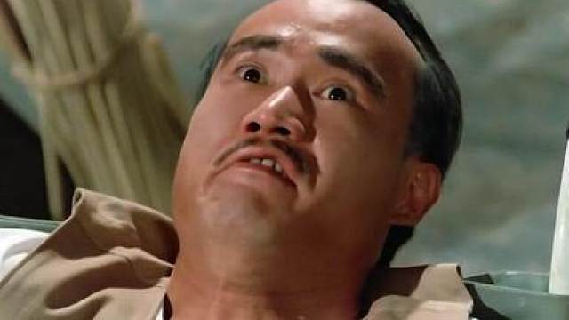 男人本想测试英叔，不料却电的自己浑身抽搐