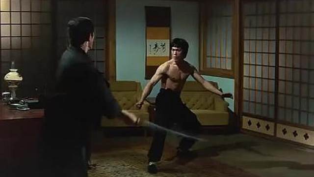 鬼子和李小龙比武，不料一招小龙问路直接送他归西