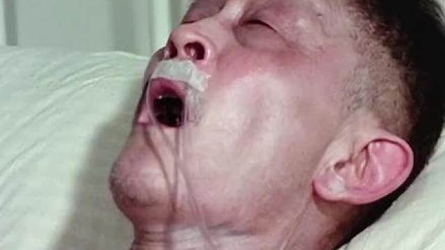 医生靠着发财的手段简直赚的盆满金满