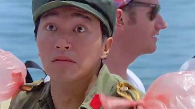星爷卖货也真的是太拼了，竟扮演偷渡客
