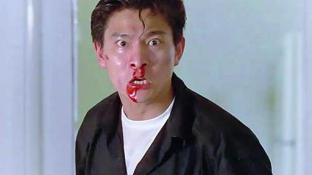 华仔进入暴走模式下真的太可怕，一刀就将黑老大给送走
