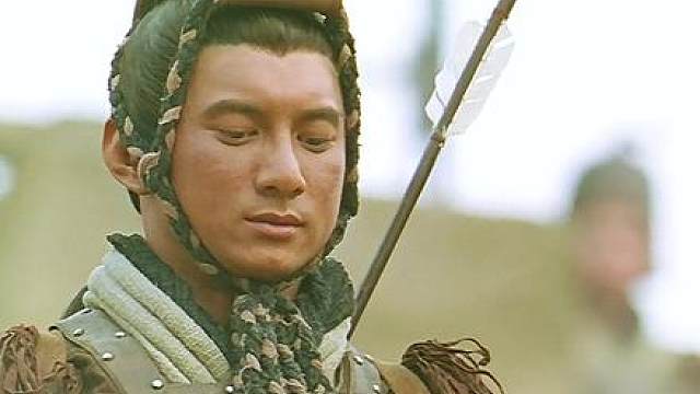 公子和小兵比试弓箭，不料却被啪啪打脸