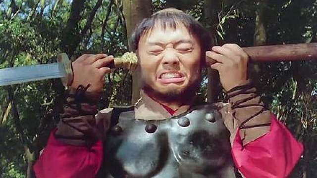 杀手自制土质炸弹杀人，不料却把自己的炸的狼狈不堪