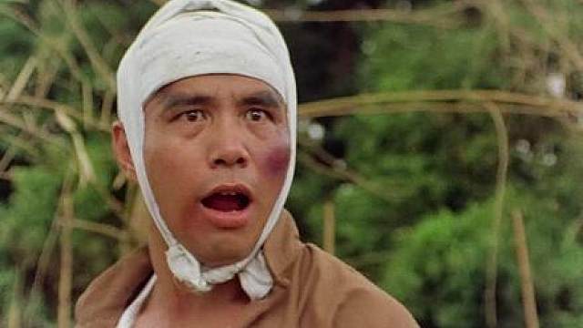 师傅想用醉拳对付杀手，可却发现酒里被兑了水
