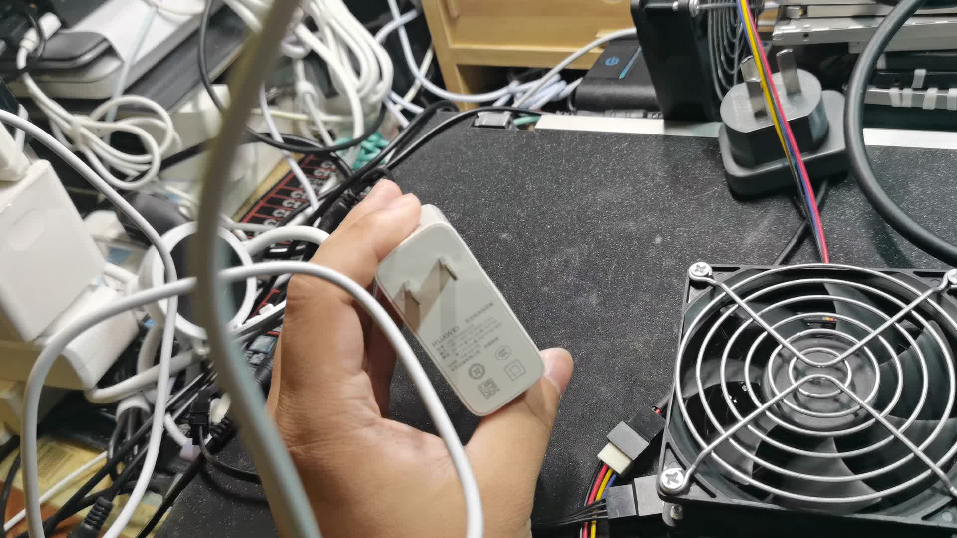 100包邮的华为90W氮化镓 65W澳标PD电源适配器开箱（附华为非国标充电头捡垃圾分析）3