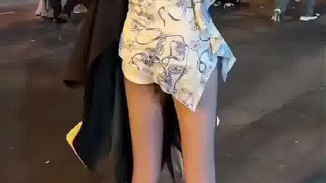 姐给我闻一下，我站你这边帮你骂