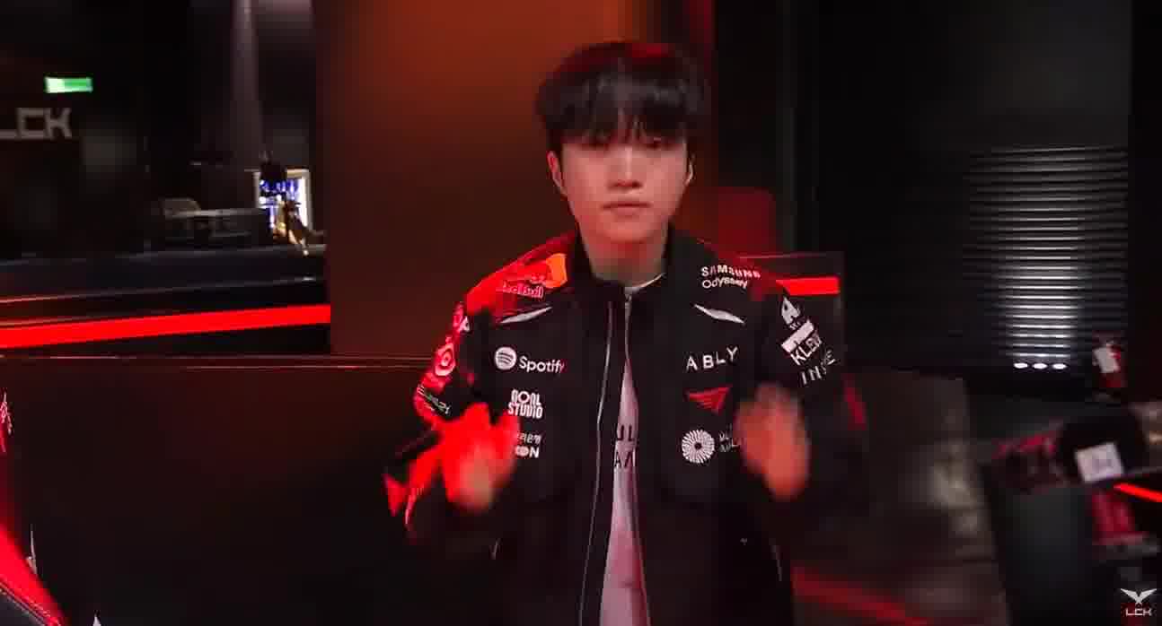 ​【LCK季后赛】Keria挥挥

 ​​​ ​​​
