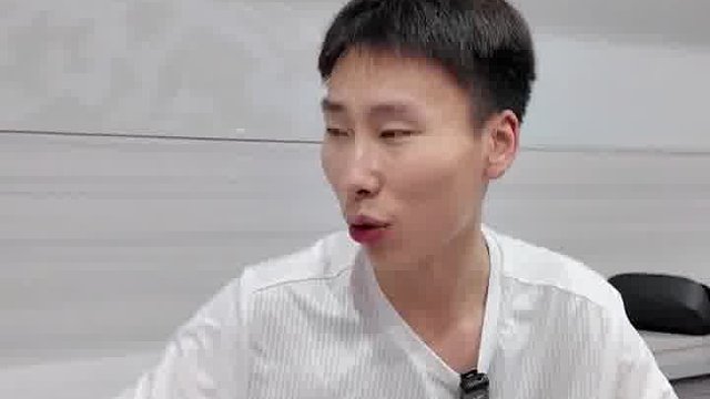 你这大哥财力怕是有点雄厚哦