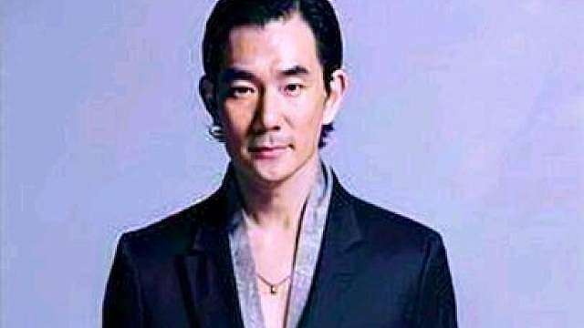 经典港片《大事件》，这是任贤齐第一次演绎反派