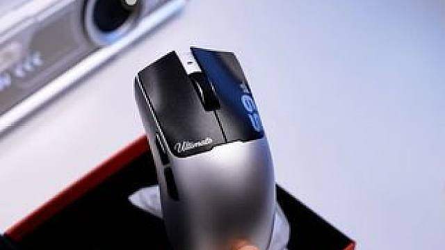 开箱展示 S9V2 Ultimate磁吸座充版旗舰鼠标 专为中大手设计，趴握、抓握、指握全适配，