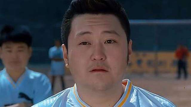 shao林足球队以40比0的辉煌战绩打败豆腐金刚队