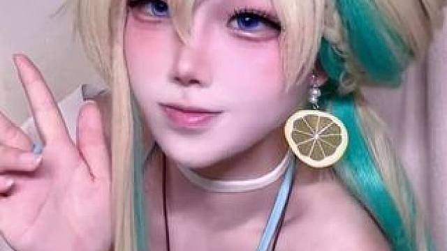 琳奈学姐还是很有姿色的嘛