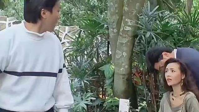 我在上面看看有没有冰淇淋卖