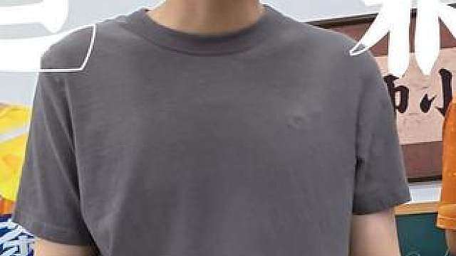 逐夜电竞椅离大谱！防火防烧耐污耐脏，我们哥三坐上去竟然还..