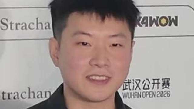 5-1横扫罗伯逊晋级斯诺克武汉公开赛四强，赵心童正式锁定全新一期世界排名首位。他也成为继11年前丁俊晖之后，第二位登顶斯诺克世界第一的中国球员。