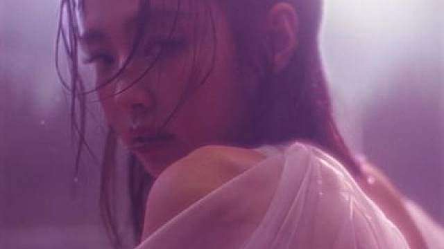 jennie新歌《FALLEN ANGEL》MV来啦