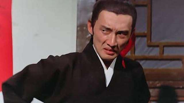 采花贼专挑美少女下手，不料最后却踢到了铁板