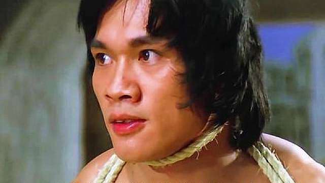 同伴们为解救男人，结果被无情的杀害