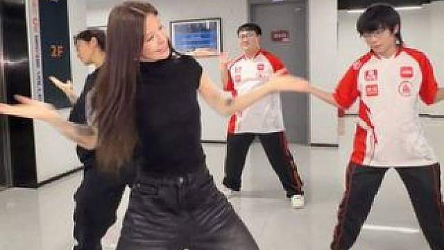    现场3分钟学舞
