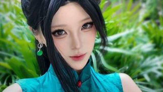 三三两