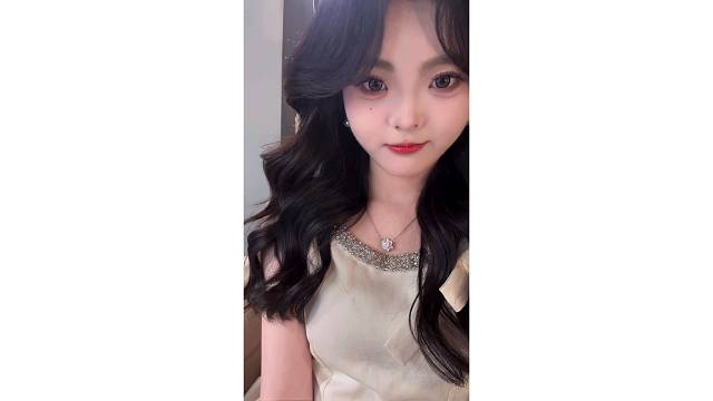 我抛了个硬币闭眼许愿 反正都会幸福