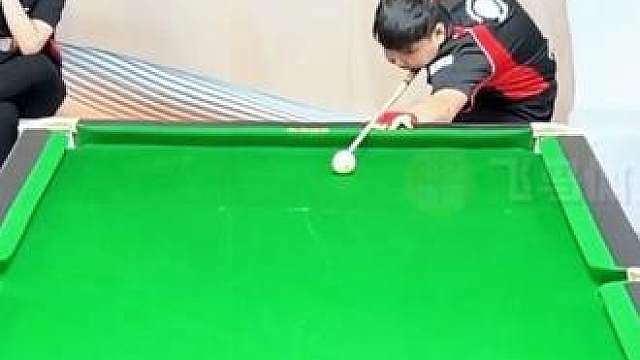 双赛点自杀摔袋崩溃大哭！刘禹乐反手免球看乐王云