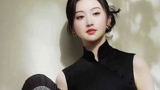 为何早期的景甜出道即巅峰？看到被捧上云端16年后，才懂她终于活成了自己的光