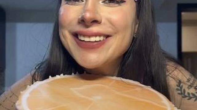 「Emma」新的巨型捏捏蜡(中文字幕)