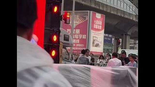 ？紧身衣都来了。
