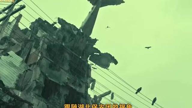 相比《得闲谨制》，《八佰》的军事细节表现如何？