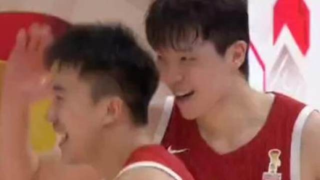 中国男篮89比87黎巴嫩男篮 杨翰森最后时刻帮助中国男篮以2分绝杀了黎巴嫩男篮，这场比赛太惊险刺激了。