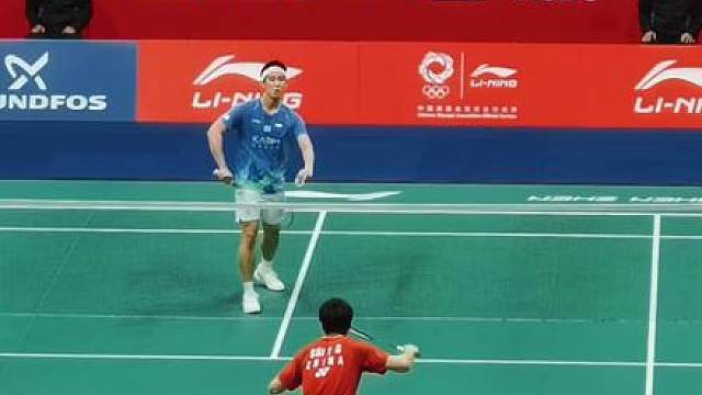 子弹时间骆建佑21-11 21-10击败石宇奇，晋级中国大师赛16强！