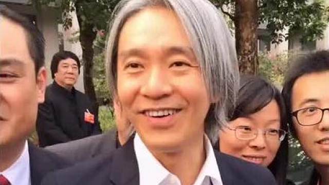 周星驰：继续为中国电影事业努力！传奇人物宣传正能量致敬