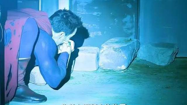 感受一下来自丧尸超人的压迫感