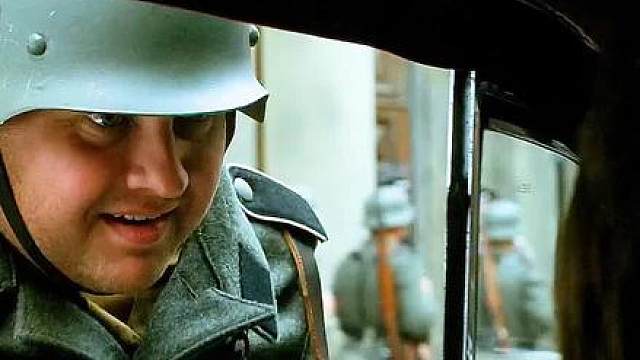 “名场面过多的一部电影，没有剧情全是抽象”