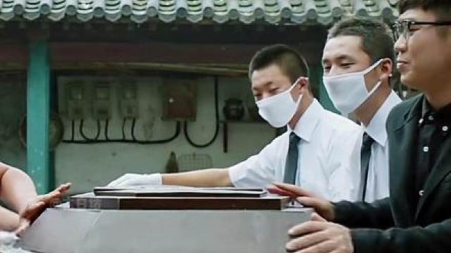大鹏冷门喜剧，嬉笑怒骂间，演绎中国式父子关系
