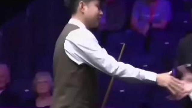 面对用了15年的老杆，赵心童面临艰难选择。