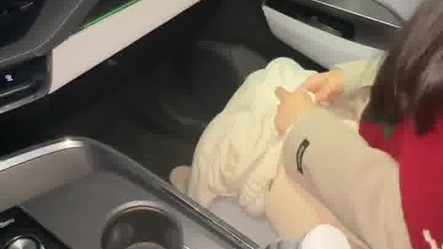 不让我穿外裤坐床上？你也别穿外裤坐车上！！  -
