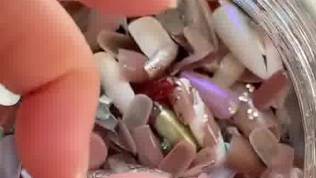 美甲店：今年能不能买房，全靠你这双手指甲了  -