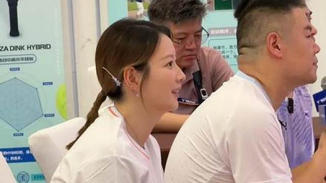表演赛名场面！岳云鹏吐槽刘雨辰变胖 旁边的黄雅琼直接笑到停不下来刘雨辰还回应了：胖是因为幸福