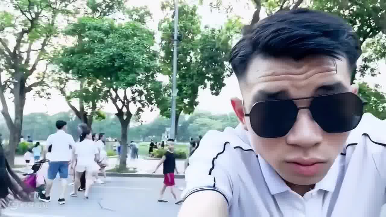 你拍你....自己呀